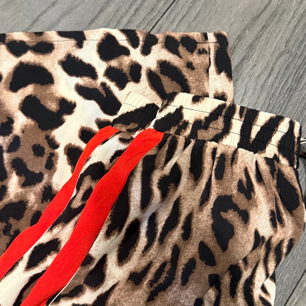 Classic Leopard print Wide Leg Pants - Picture 7 of 8